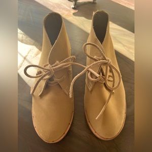 Beek Chukka Bunting Booties Stone SZ 7.5